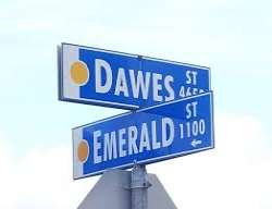 The east-west streets are mostly named after precious stones. For example Diamond, Emerald, Felspar, Garnet, Opal, turquoise, etc The east-west streets are mostly named after precious stones. For example Diamond, Emerald, Felspar, Garnet, Opal, turquoise, etc.